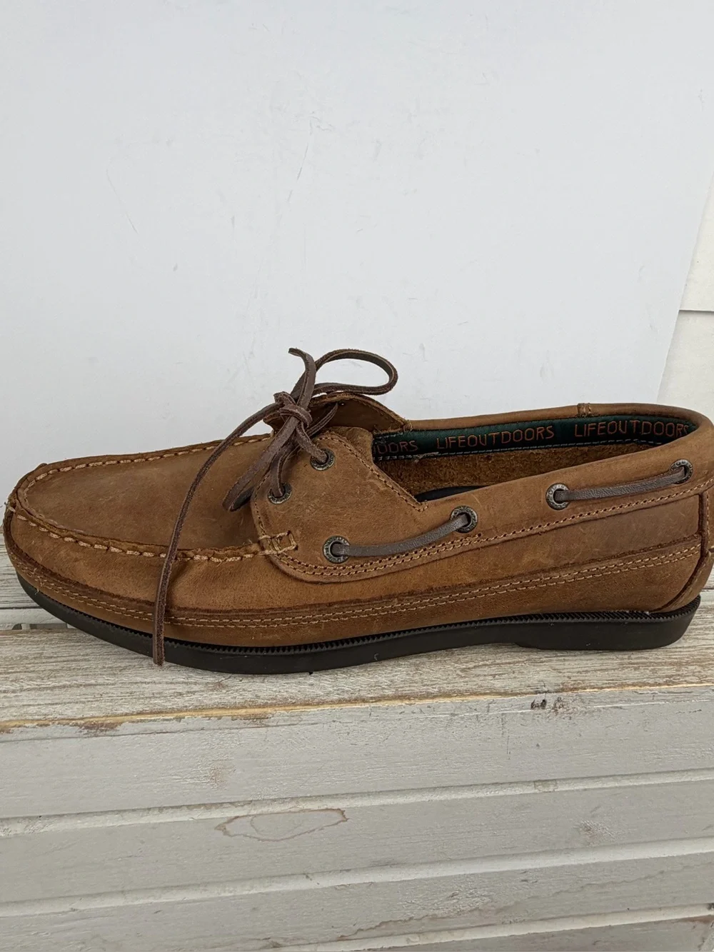 Life Outdoors two-eyelet boat shoe with tan leather laces metal eyelets Sz 10D
